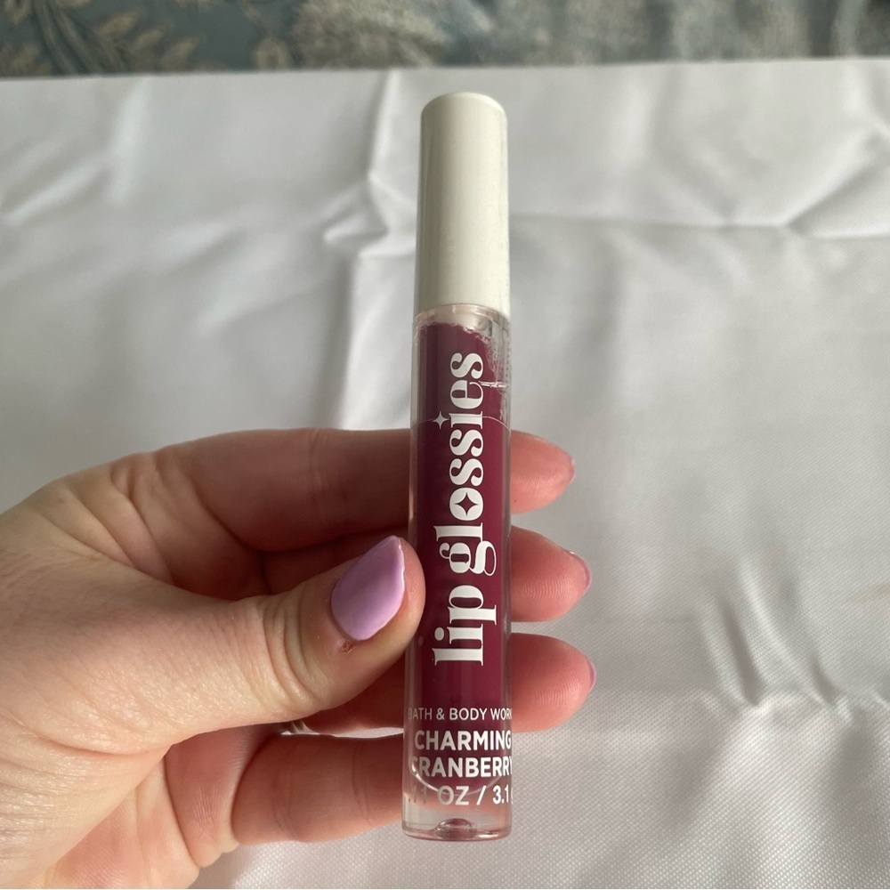 NEW CHARMING CRANBERRY LIP GLOSSIES GLOSS TINT Bath & Body Works